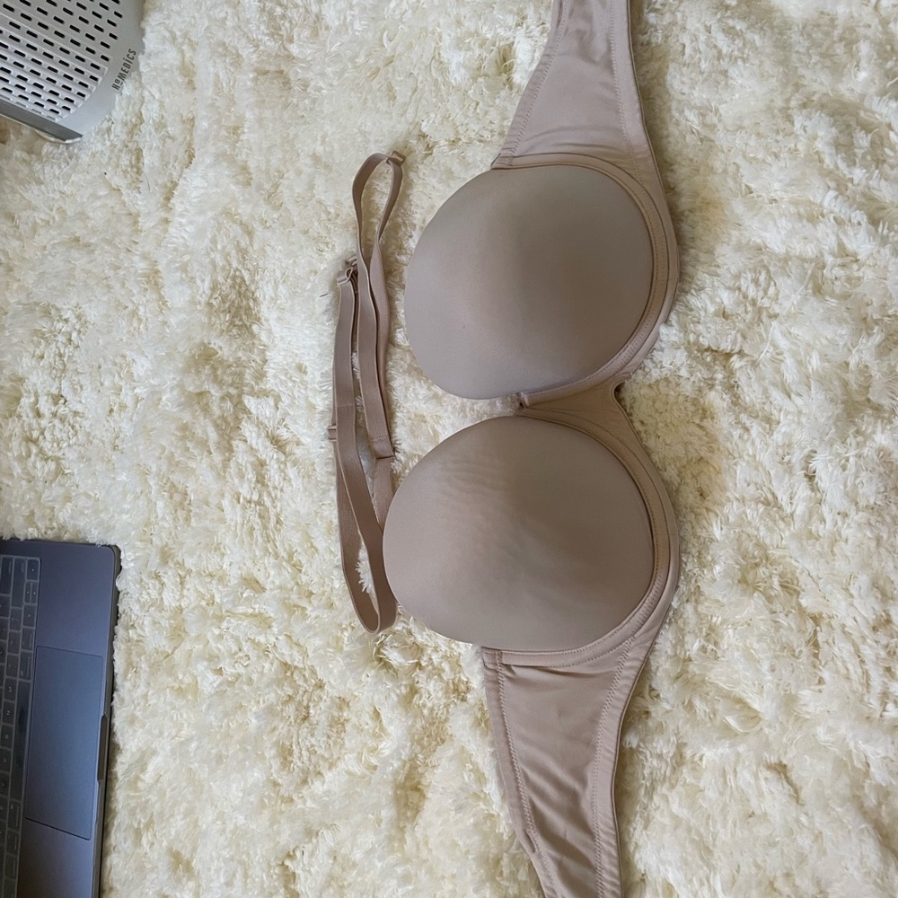 Beige push up // 36D // Victoria’s Secret pink